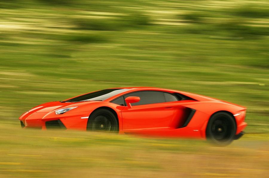  Lamborghini Aventador LP700-4 2011 года  (фото 136 из 204)